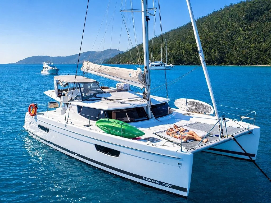 Elandra charter vessel